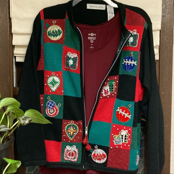 Vintage not-ugly beaded & embroidered zip Christmas cardigan sweater, medium - Picture 8 of 9